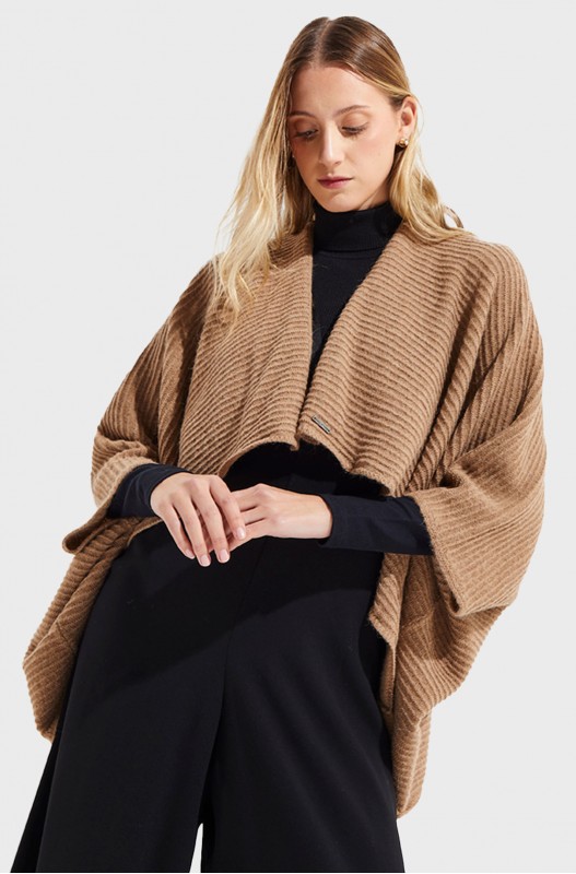 Poncho in alpacawol TINAJA in 100% baby alpaca - mandolina - KUNA